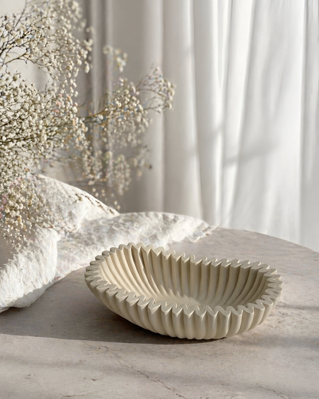 The Riva ruffled oval bowl