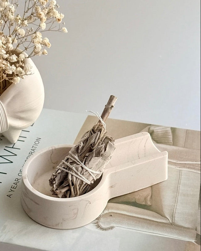 The Palo Santo smudging ashtray