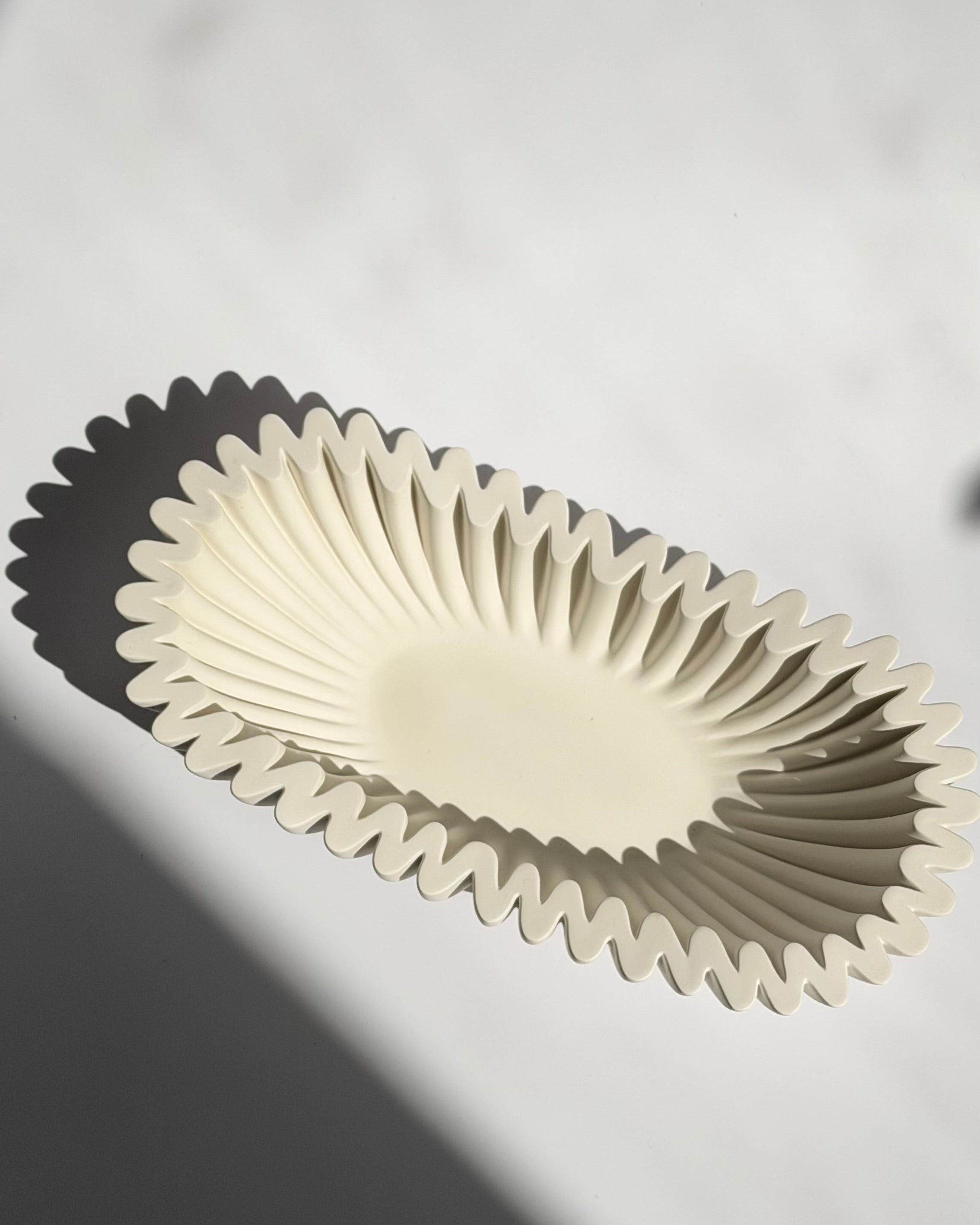 The Riva ruffled oval bowl