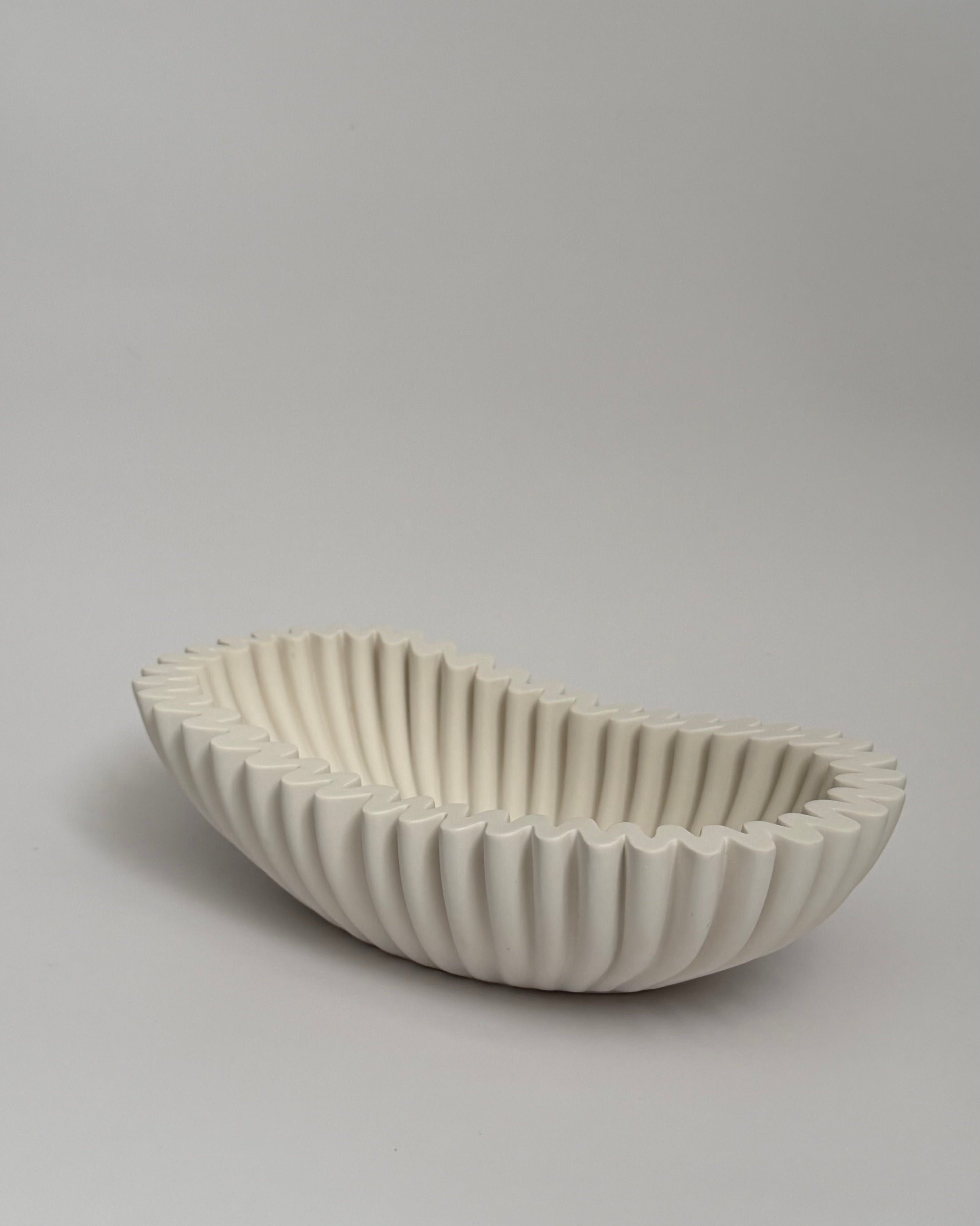 The Riva ruffled oval bowl