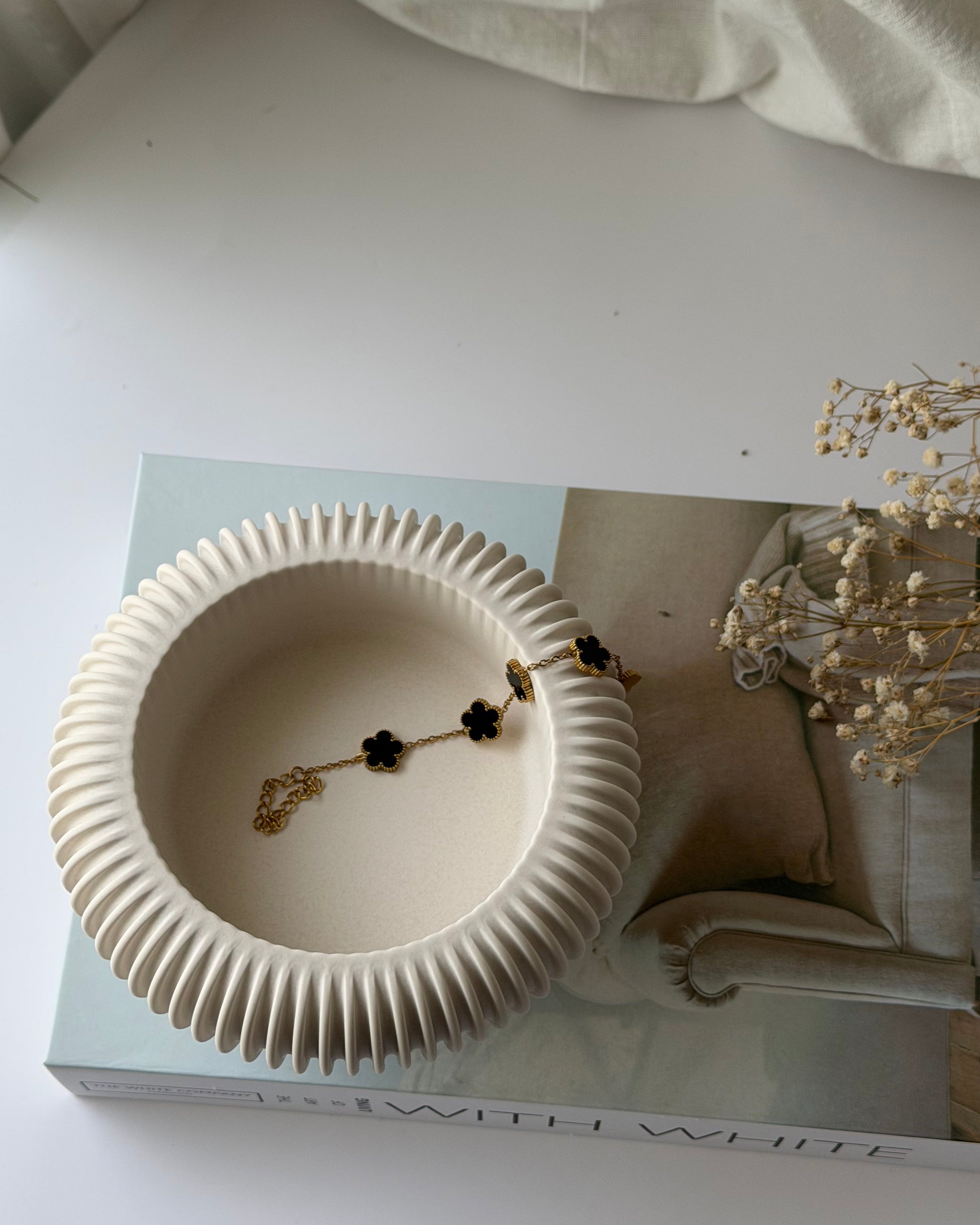 The Opra ribbed pedestal bowl