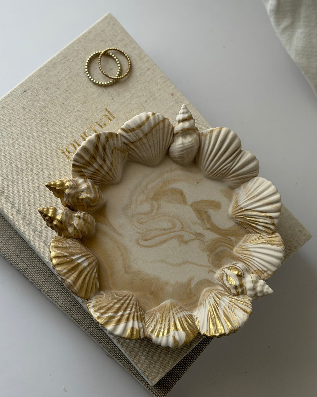 The Ariel decorative shell tray