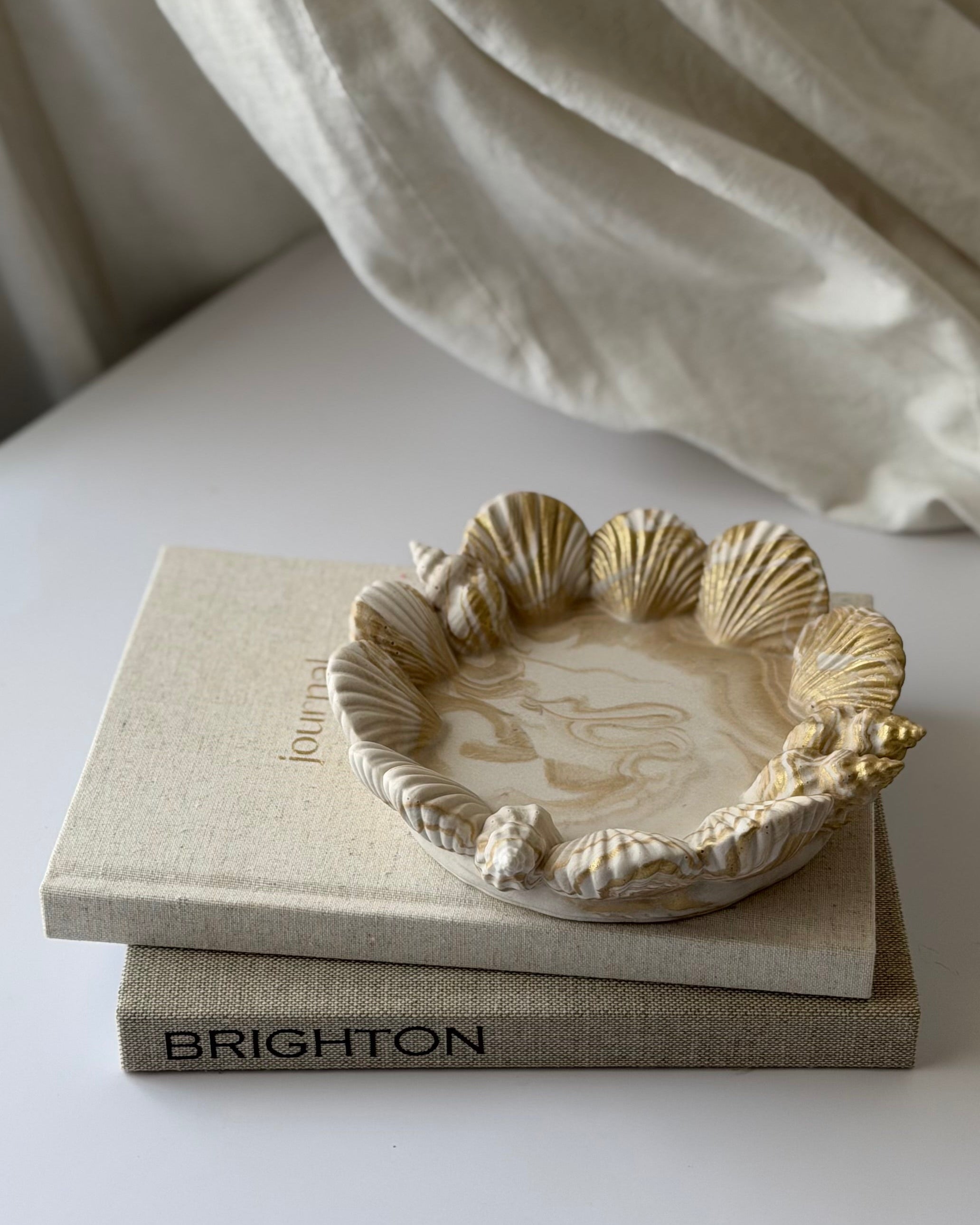 The Ariel decorative shell tray