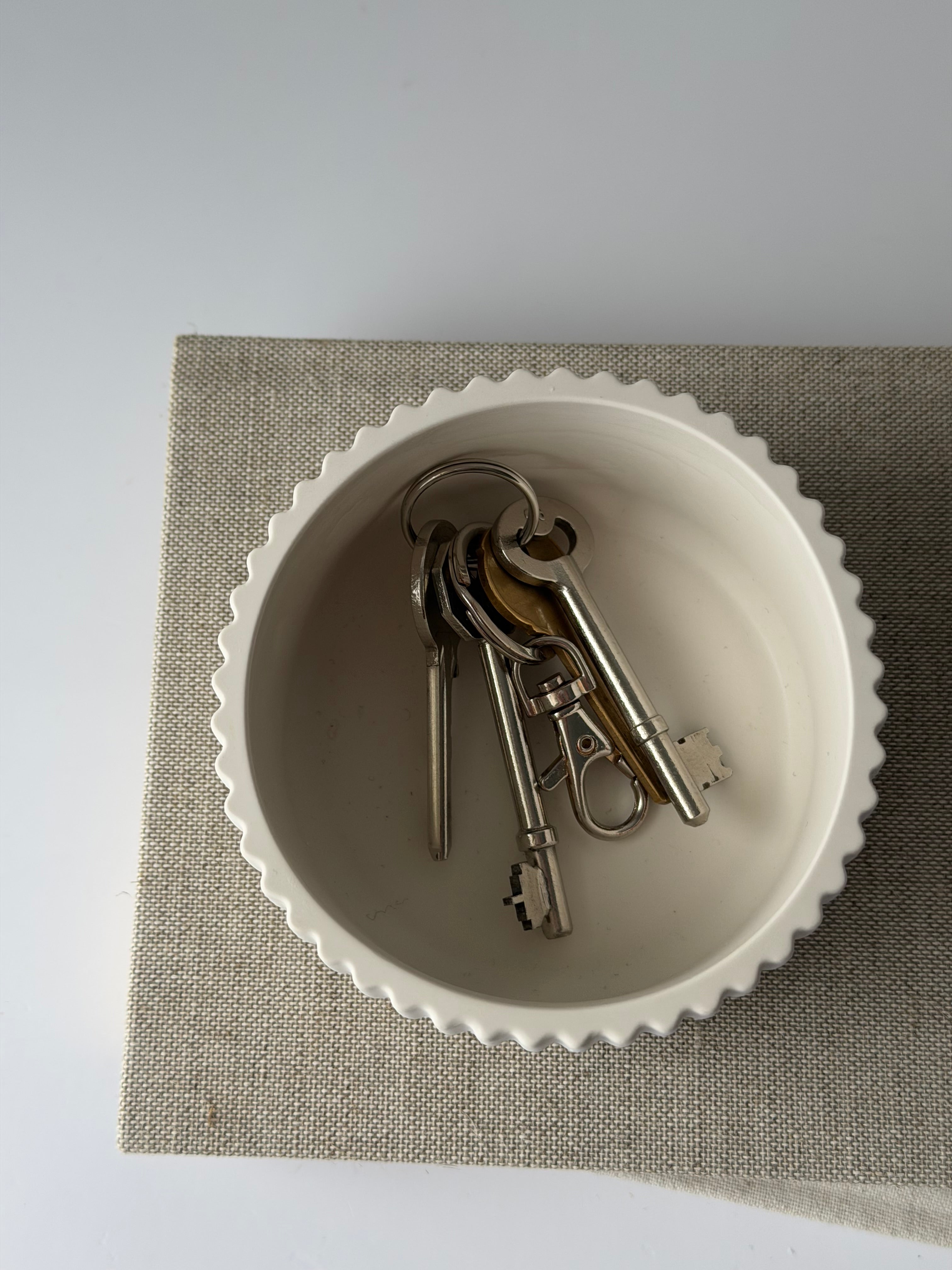 The Kala ribbed key and trinket bowl